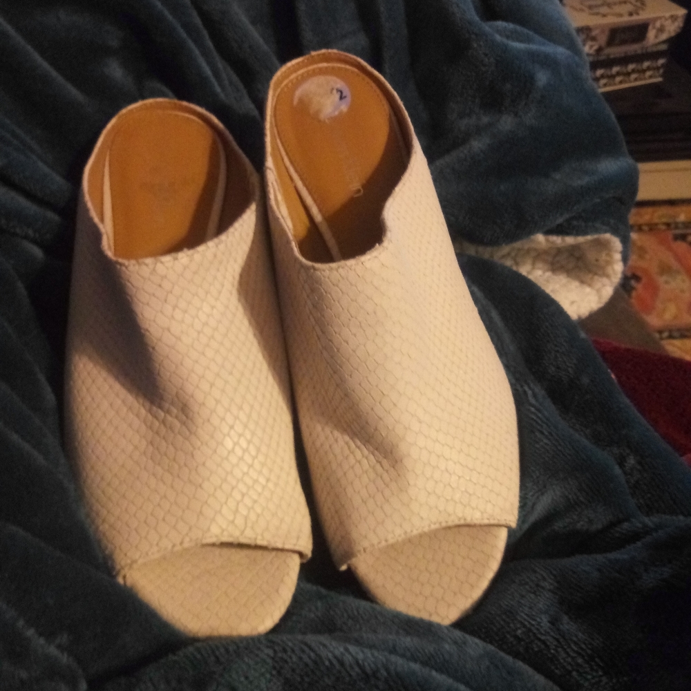 Calvin Klein mules high 👠 never worn